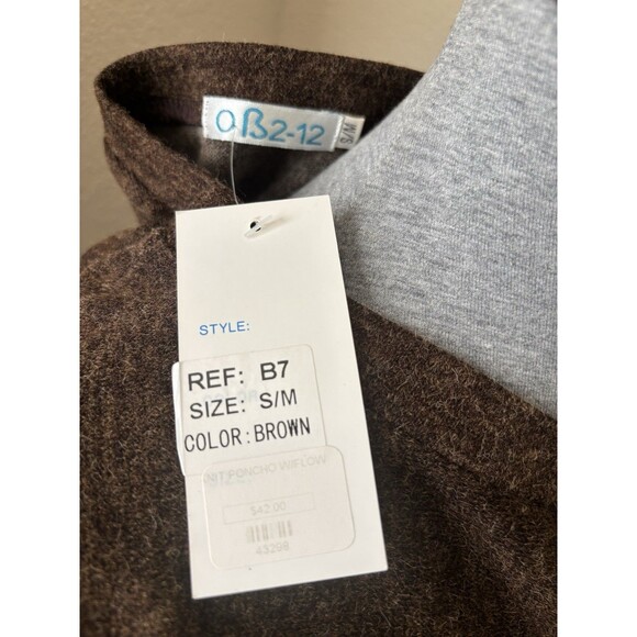 OB2-12 Size S/M Brown Floral Print Knit Poncho Sweater -NWT - Picture 7 of 7